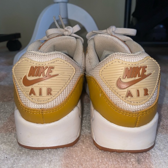 Women’s Airmax 90 Caramel colorway. - Picture 5 of 5
